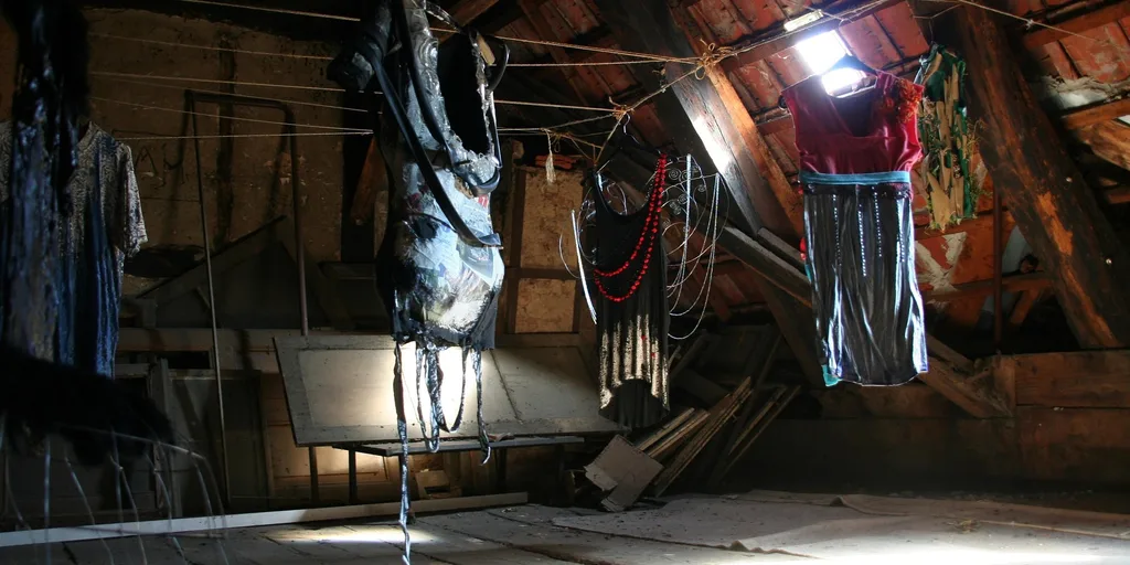 Dachboden mit Wäsche